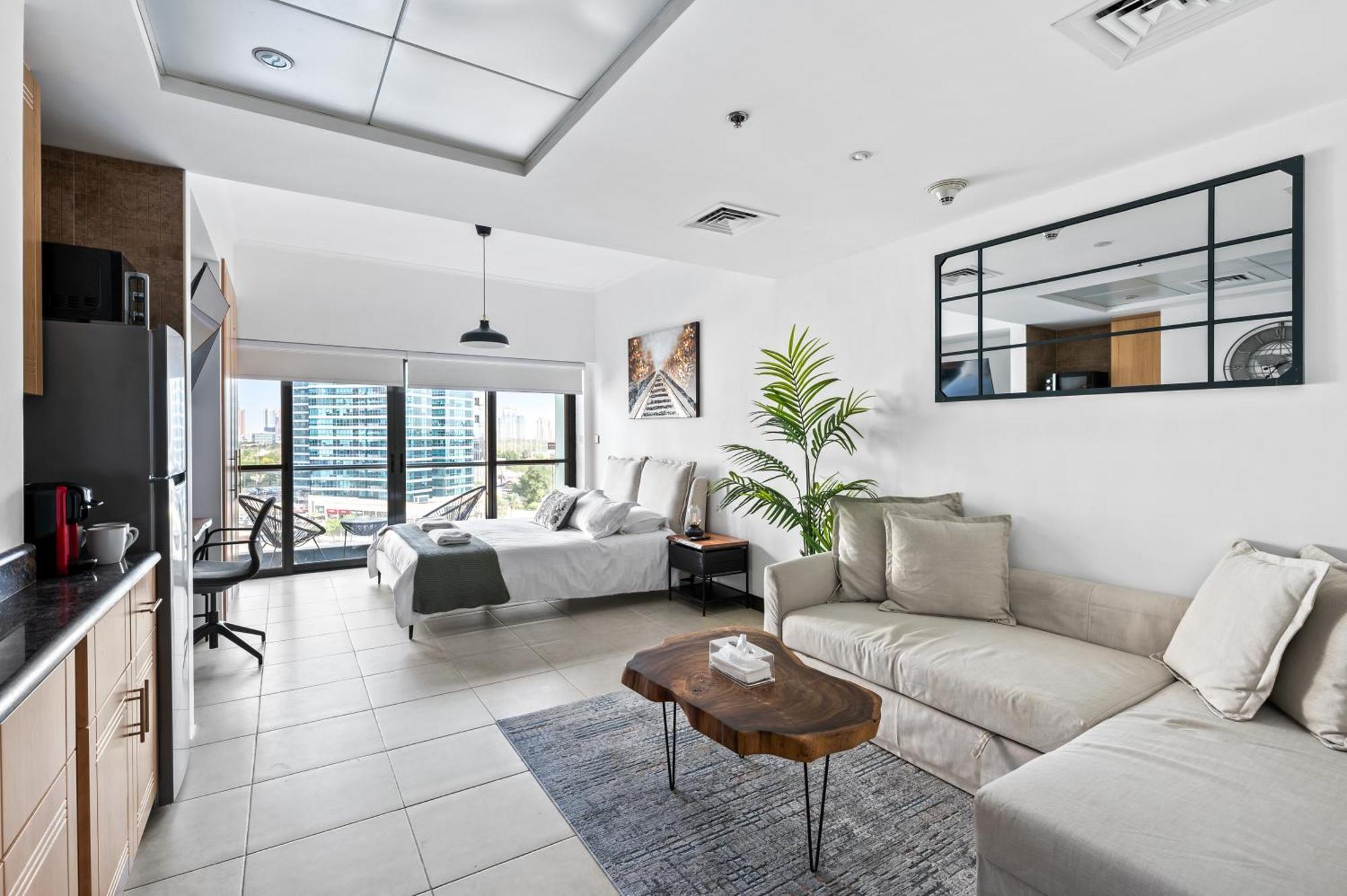Upscale Studio Full Lake View In Goldcrest View Tower Dubai Exterior foto