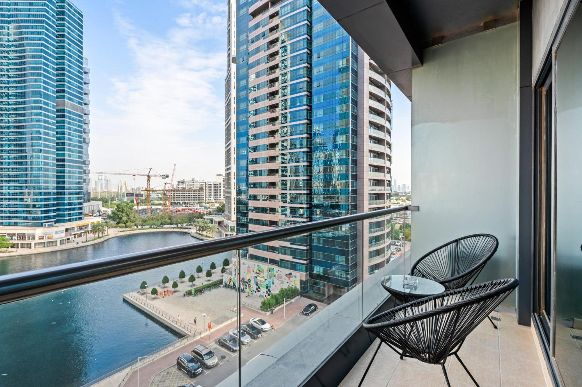 Upscale Studio Full Lake View In Goldcrest View Tower Dubai Exterior foto
