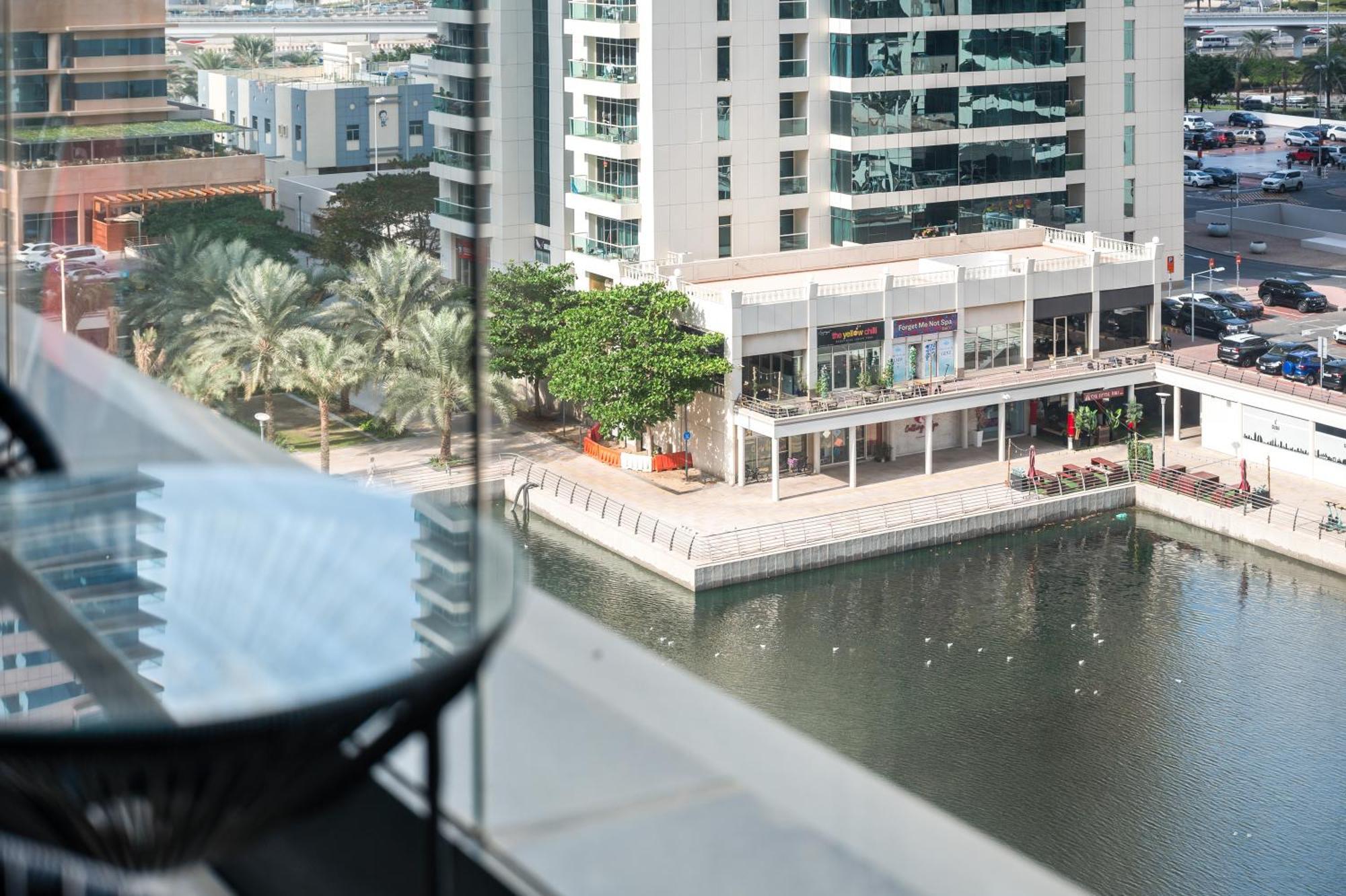 Upscale Studio Full Lake View In Goldcrest View Tower Dubai Exterior foto