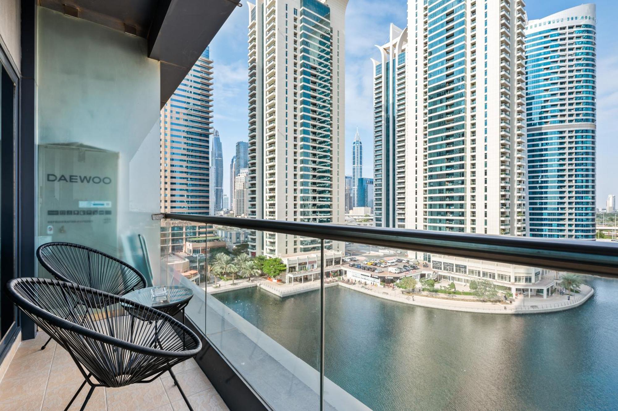 Upscale Studio Full Lake View In Goldcrest View Tower Dubai Exterior foto